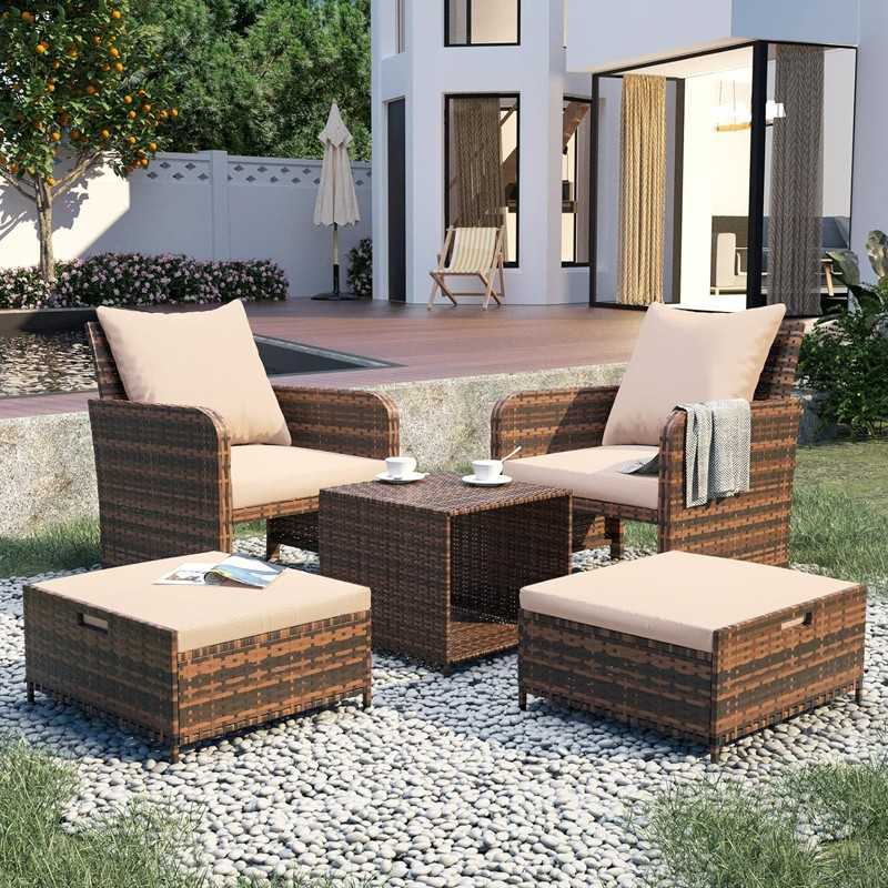 Set mobilier gradina, 2 fotolii si 2 tabureti otoman, masuta cafea, perne incluse, maro