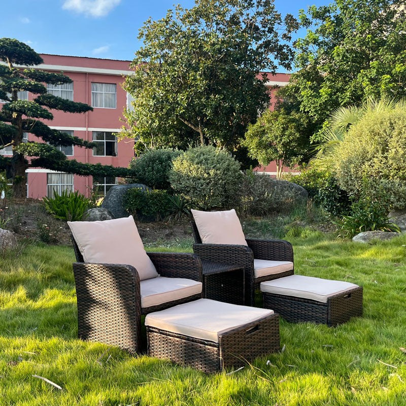 Set mobilier gradina, 2 fotolii si 2 tabureti otoman, masuta cafea, perne incluse, maro
